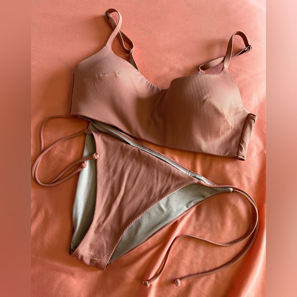 Victoria Secret Bikini - worn twice - mauve ribbed top (L) and bottom (M)